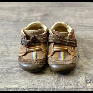 Little boys shoes size 5W